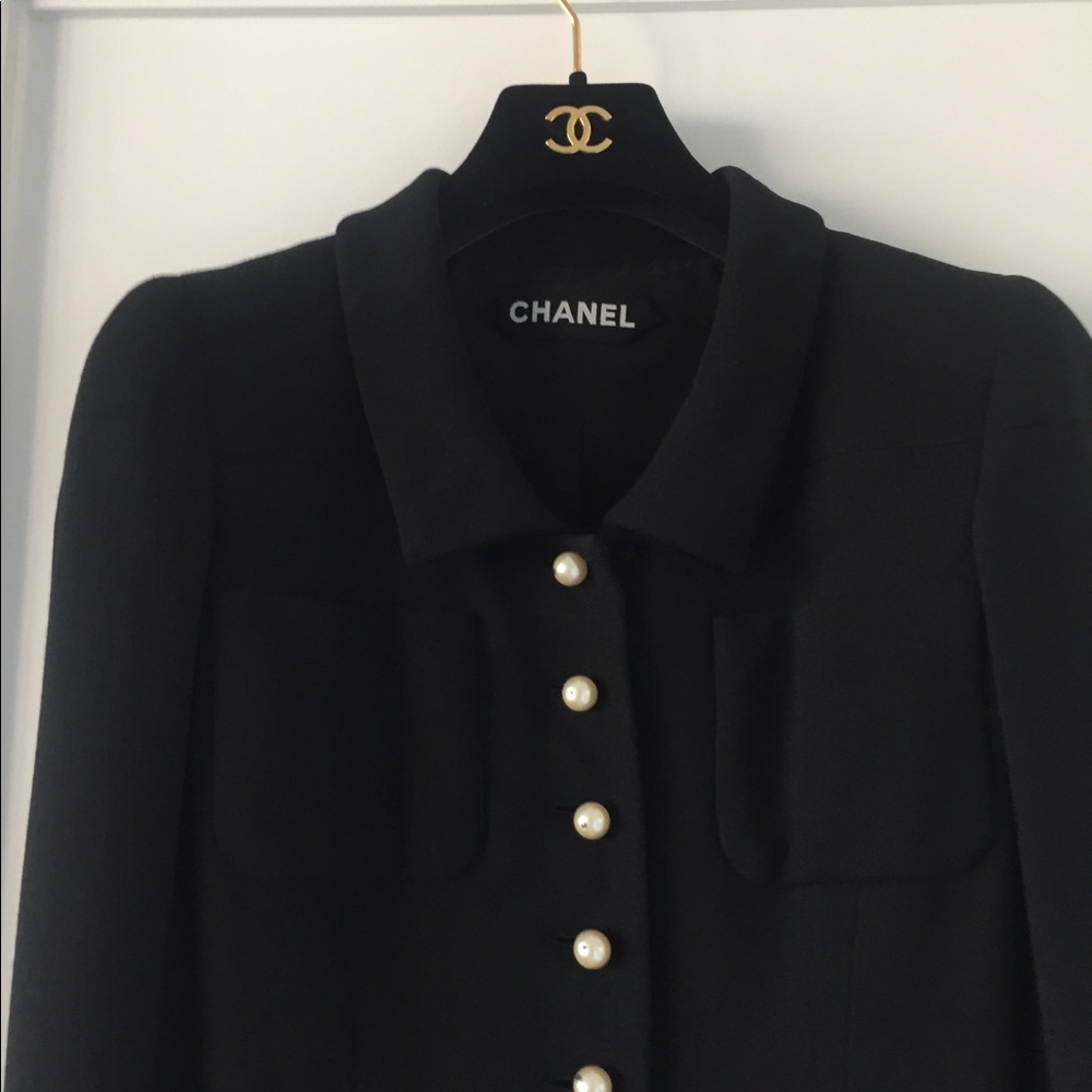 CHANEL Vintage Authentic Black Jacket Pearl Buttons - Picture 9 of 16